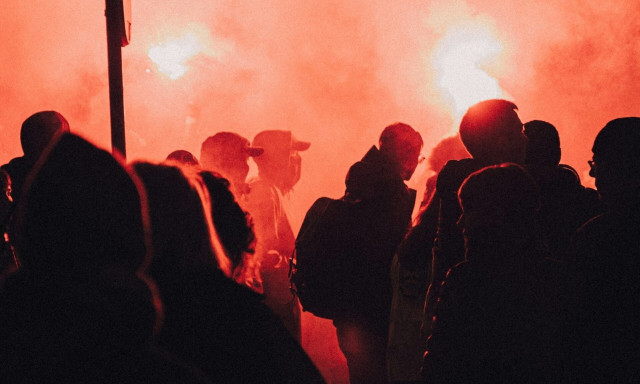 Οπαδική βία στη Θεσσαλονίκη – Επιτέθηκαν και τραυμάτισαν δύο άτομα την ώρα που έκαναν τζόκινγκ