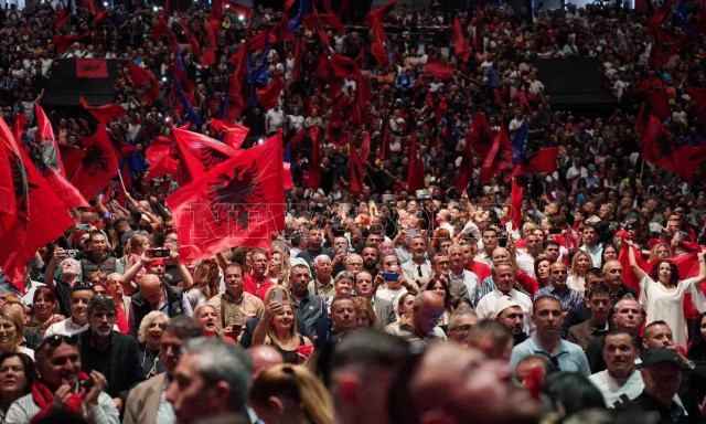 Ο κλέψας του κλέψαντος: Πολλοί έφυγαν από τη συγκέντρωση του Ράμα και τους... έλειπε το πορτοφόλι