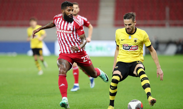 Super League: «Φωτιά» για τον τίτλο με ντέρμπι Ολυμπιακός – ΑΕΚ και ΠΑΟΚ – Παναθηναϊκός