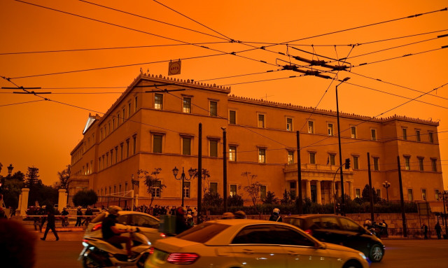 Καιρός-Υποτροπικός αεροχείμαρρος: «Σαχάρα» και 35αρια– Πόσο θα μας βασανίσει η αφρικανική σκόνη