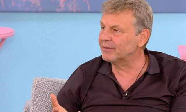 Απόστολος Γκλέτσος: «Η Δανάη Μπάρκα είναι η χαρά του παππού, της αρέσουν οι μεγαλύτεροι»