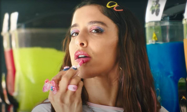 Μαρίνα Σάττι: Δείτε το νέο της βίντεο κλιπ με τίτλο «LALALALA»