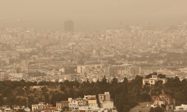 Καιρός: Έντονο και μεγάλης διάρκειας το επεισόδιο αφρικανικής σκόνης -  Πού έρχονται 39αρια