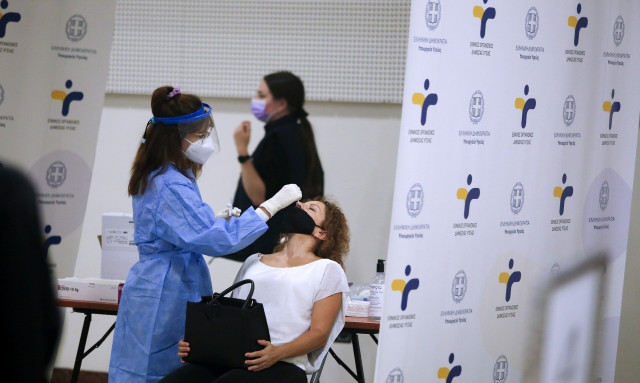 ΕΟΔΥ: 4 θάνατοι από κορονοϊό, ένας από γρίπη