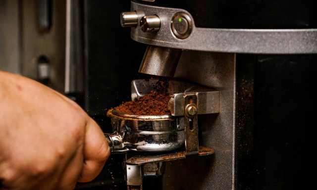 Ακρίβεια: «Πικρή» η σοκολάτα, «φαρμάκι» ο καφές - Στα ύψη οι τιμές