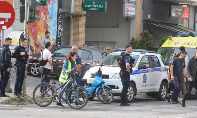 Θρίλερ στο Μενίδι - Γυναίκα βρέθηκε νεκρή στη μέση του δρόμου