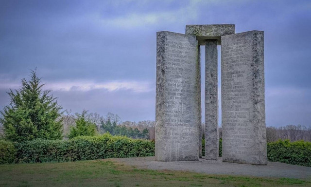 Οι Κατευθυντήριοι  Λίθοι της Georgia: Οι εντολές για να σωθεί ο κόσμος - Άγνωστο πώς εμφανίστηκαν
