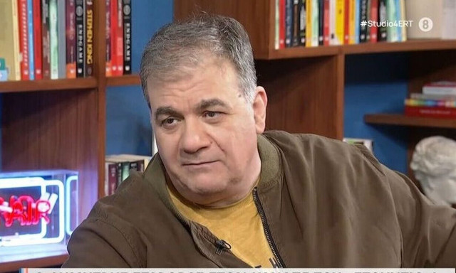 Δημήτρης Σταρόβας: Αυτό είναι το πραγματικό του επώνυμο και δεν το ξέρει κανείς!
