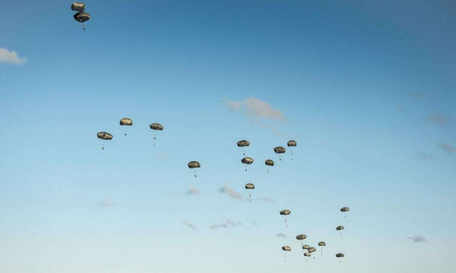 Οι αερομεταφερόμενες δυνάμεις του ΝΑΤΟ εντυπωσίασαν στην άσκηση Swift Response 2024