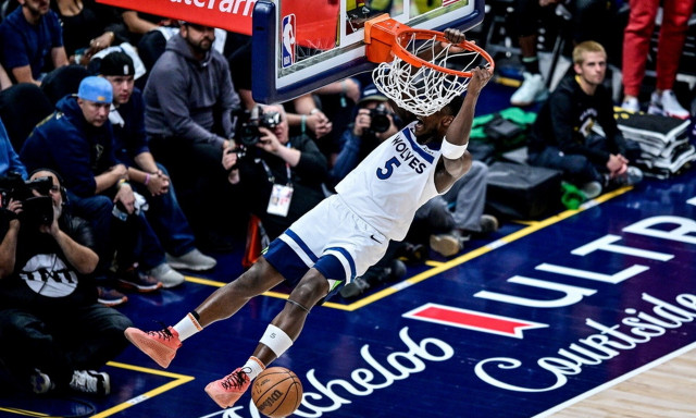 NBA: Οι Τίμπεργουλβς «ισοπέδωσαν» τους Νάγκετς κι έστειλαν την ημιτελική σειρά σε Game 7