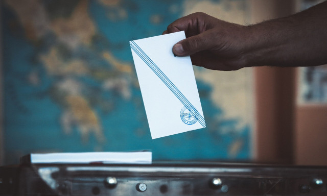 Δημοσκόπηση Alco: Οι πιο δημοφιλείς υπουργοί, οι συσπειρώσεις των κομμάτων και οι αναποφάσιστοι