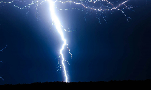 ΗΠΑ: Καταιγίδα με ταχύτητα 160 χιλιομέτρων την ώρα σαρώνει το Χιούστον (vid)