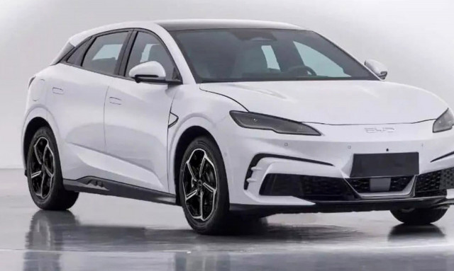 Η BYD παρουσιάζει το πεντάθυρο Seal X