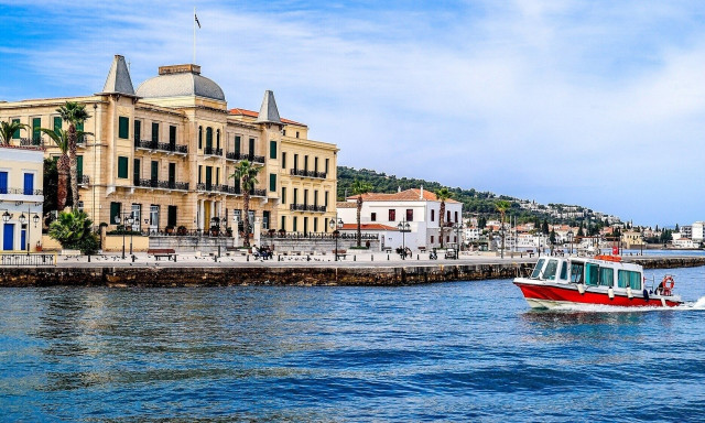 Φθηνές διακοπές για 262.000 οικογένειες - Τι πρέπει να ξέρουν οι δικαιούχοι