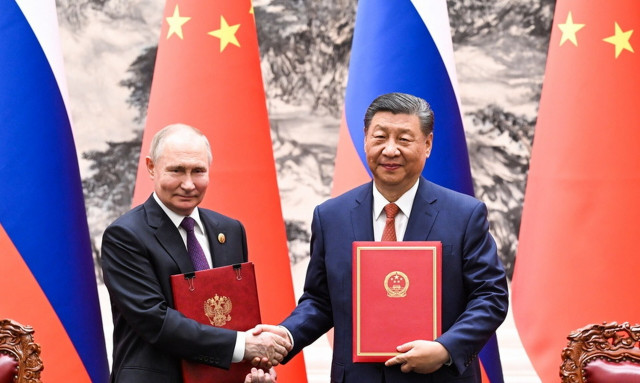 Πόλεμος Ουκρανία: Γιατί δεν συμφέρει ούτε τη Ρωσία ούτε την Κίνα να λήξει