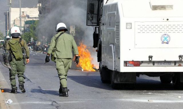 Δέκα προσαγωγές για τα επεισόδια στη Λεωφόρο πριν το ντέρμπι Παναθηναϊκός - Ολυμπιακός (pics)