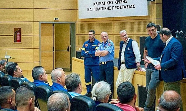 Meeting on fire prevention in Mount Aigaleo chaired by Min Kikikias