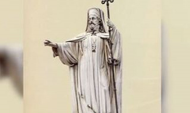 Έκοψαν και έκλεψαν το χέρι στο άγαλμα του Γρηγόριου του Ε’