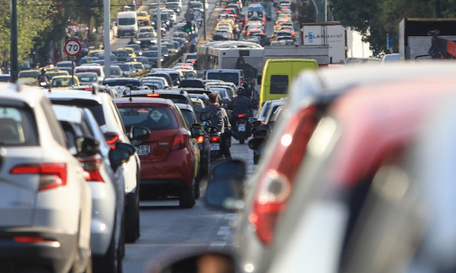 Κίνηση στους δρόμους: «Χάος» σε Κηφισό, Κηφισίας και Αττική οδό