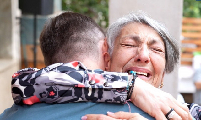 Συγκινητικές στιγμές στη Χίο: Γνώρισε εκείνον που της χάρισε τη ζωή ως δότης μυελού των οστών