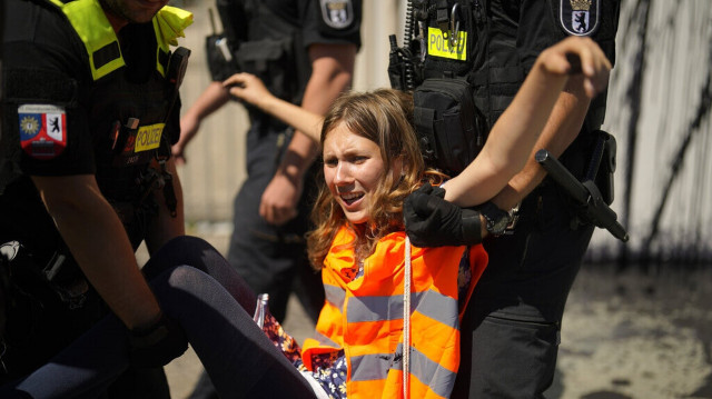 Γερμανία: Kατηγορούνται για «σύσταση εγκληματικής οργάνωσης» οι οικολόγοι της «Τελευταίας Γενιάς»