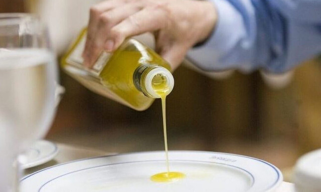 Ελαιόλαδο: Εκτοξεύθηκε κατά 63,7% σε ένα χρόνο η τιμή του