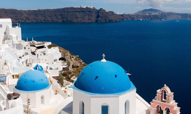Οι Αμερικανοί ψηφίζουν Σαντορίνη για τις καλοκαιρινές τους διακοπές