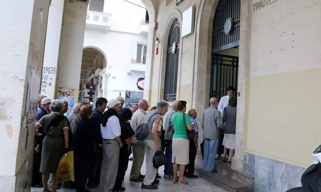 Συνταξιούχοι: Ποιοι περιμένουν αναδρομικά στα τέλη του Μαΐου