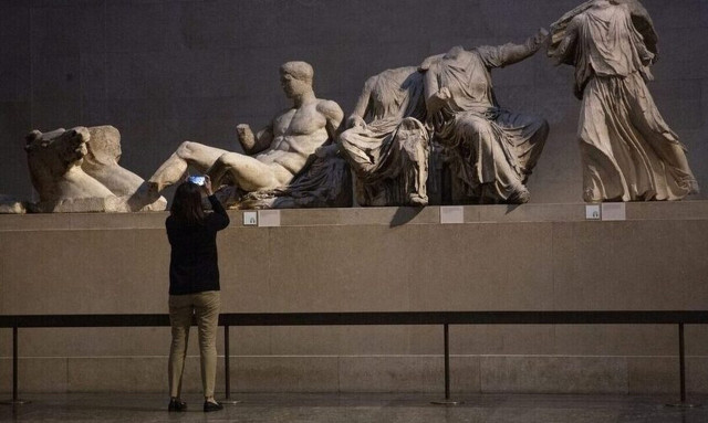 Γλυπτά Παρθενώνα: «Αν η Ελλάδα θέλει δανεισμό, να αναγνωρίσει ότι μας ανήκουν», λέει η Βρετανία