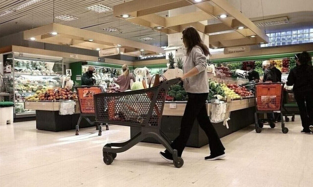 Ακρίβεια: Πρωταθλητής στις ανατιμήσεις η Ελλάδα - Αύξηση 121,6% στο ελαιόλαδο τα τελευταία 5 χρόνια