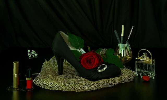 Tα διηγήματα του Newsbomb.gr: «Εις άτοπον απαγωγή» - Διαβάστε το 4o μέρος «Πικρό άρωμα»