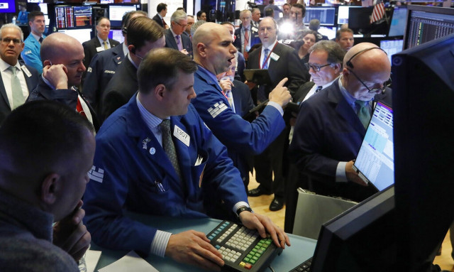 Τα απογοητευτικά στοιχεία της Fed έφεραν πτώση στη Wall Street