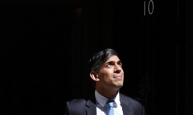 Εκλογές στην Μεγάλη Βρετανία: Σαν σκηνή από τους Μόντι Πάιθον - Ο καθηγητής Ζαρταλούδης στο Newsbomb