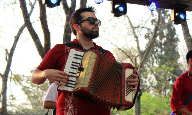 Τιμούμε το ακορντεόν... από τη Google