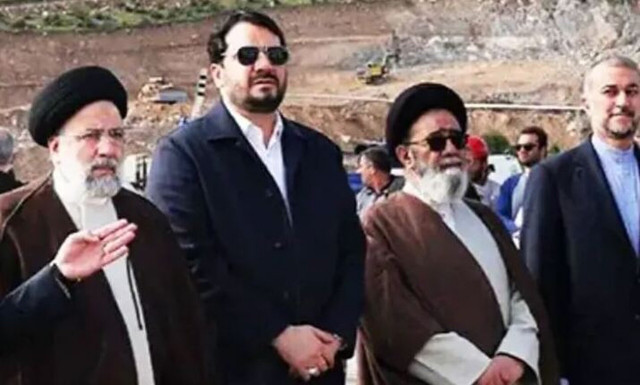 Ιράν: Το «μυστήριο» με τον 9ο επιβάτη του μοιραίου ελικοπτέρου - Πού είναι ο σωματοφύλακας του Ραΐσι