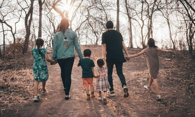 Έρχεται εξίσωση τριτέκνων με πολύτεκνους: Όλα τα προνόμια που θα αποκτήσουν