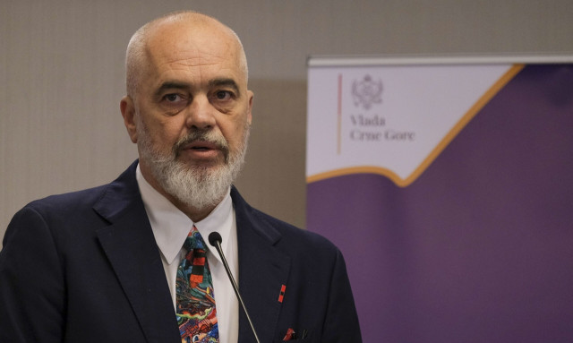 Αλβανία: Η ελληνική μειονότητα καταγγέλλει «πρακτικές διάσπασης της κοινωνίας της Χιμάρας» στον Ράμα