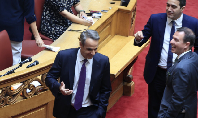 Μητσοτάκης σε Ζωή Κωνσταντοπούλου: Θα με αναγκάσετε να σας απαντήσω με καρδούλα