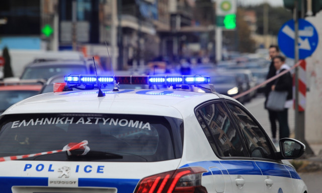 Χαλκίδα: «Ζωή και κότα» για τους εφοριακούς που εμπλέκονται σε κύκλωμα – Οι βίλες και οι πισίνες