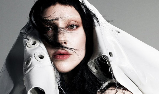 Lady Gaga: H εντυπωσιακή εμφάνιση στο κόκκινο χαλί - Θύμιζε... ανταλλακτικό αυτοκινήτου