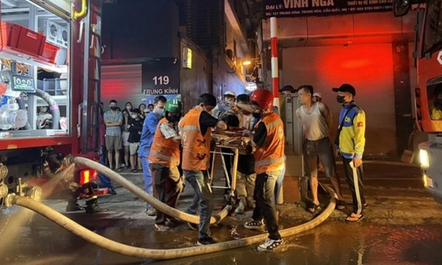 Τραγωδία στο Βιετνάμ: Τουλάχιστον 14 νεκροί από πυρκαγιά σε πολυκατοικία στο Ανόι