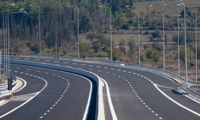 Άρτα: Μεθυσμένος με φορτηγό στο αντίθετο ρεύμα της εθνικής οδού