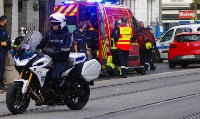Λυών: Επίθεση αγνώστου με μαχαίρι στον υπόγειο σιδηρόδρομο - Τρεις οι τραυματίες