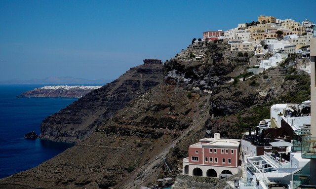Σαντορίνη - Έκτακτα μέτρα: Περιορισμοί κυκλοφορίας και προειδοποιητικές πινακίδες