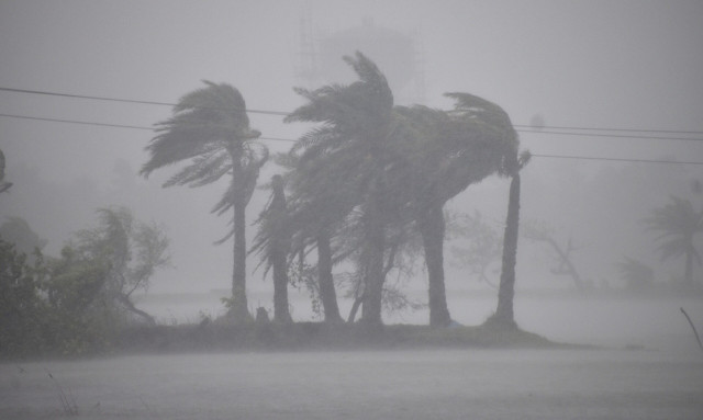 Μπανγκλαντές-Ινδία: Τουλάχιστον 16 νεκροί μετά το πέρασμα του κυκλώνα Ρέμαλ