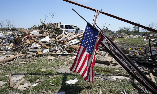 ΗΠΑ: Τουλάχιστον 21 νεκροί από ανεμοστρόβιλους και σφοδρές καταιγίδες (vid)