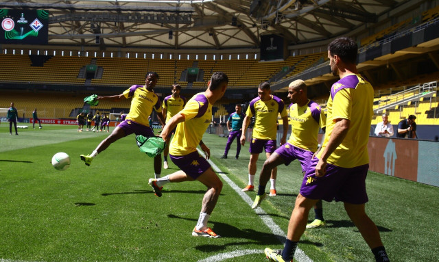 Τελικός Conference League, Ολυμπιακός - Φιορεντίνα: Προπονήθηκαν στην «AEK Arena» οι «βιόλα»