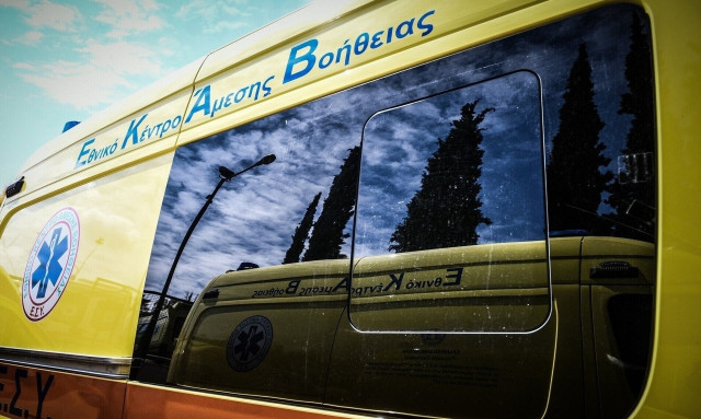 Λάρισα: Σοβαρός τραυματισμός 23χρονου που βρέθηκε στο κενό από τον 2ο όροφο πολυκατοικίας