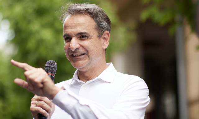 PM Mitsotakis visiting Paleo Faliro to speak with citizens