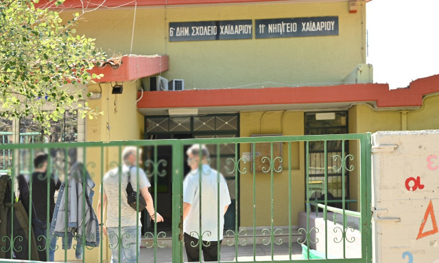 Βόμβες σε σχολεία: Στις 200 οι ειδοποιήσεις στο κέντρο επιχειρήσεων